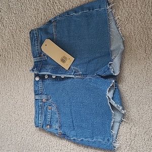 NWT - Levi's, 501 High Rise Button Fly Shorts 28
